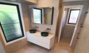 Gold Coast Modern Bathroom_reno