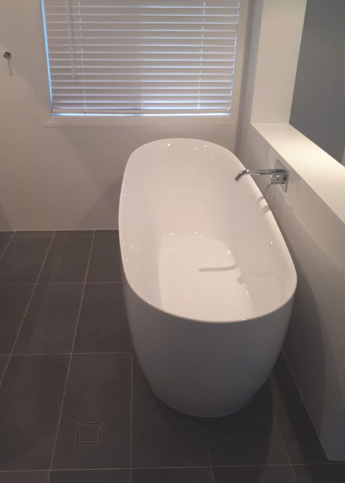 Free-Standing Bathtub