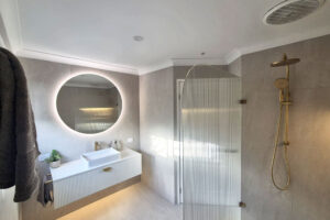 Round mirror Gold Coast bathroom renovation